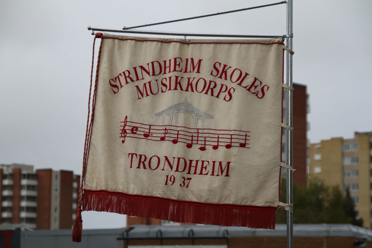 Korpsets fane: Strindheim Skoles Musikkorps, Trondheim 1937