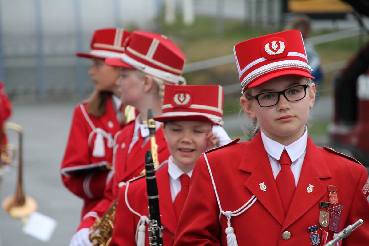Aspiranter i rød uniform